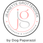 Logo dog paparazzi